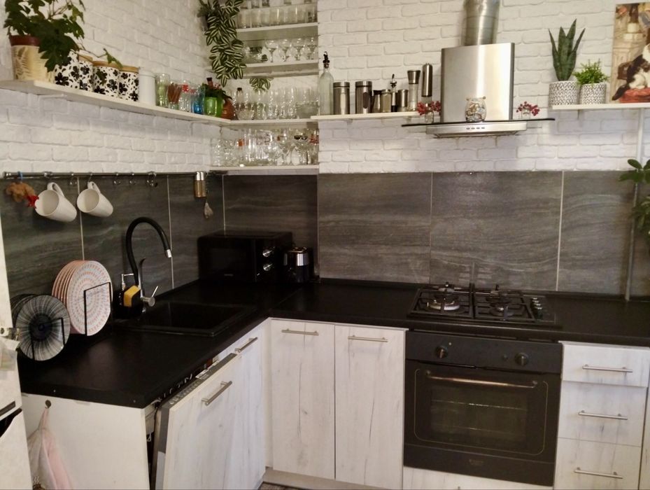 Продам 3-кімнатну квартиру з автономним опаленням і ремонтом