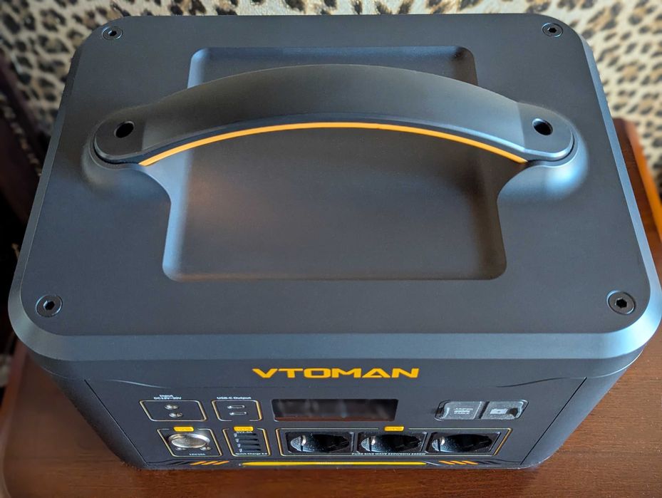 Качественная зарядная станция Vtoman 2200 (2.2 - 4.4 квт) Емкость 1548