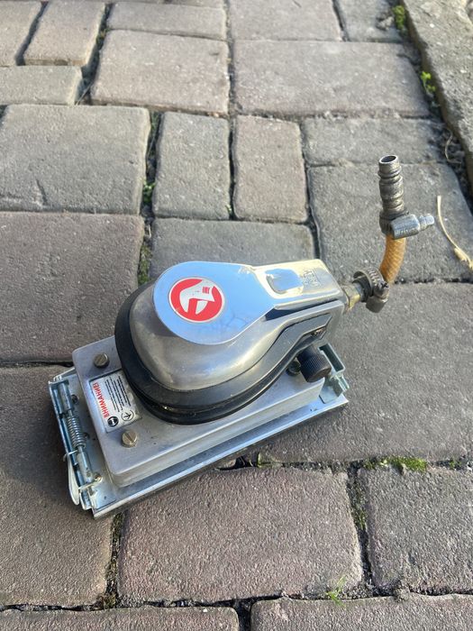 Пневматична шліфувальна машинка