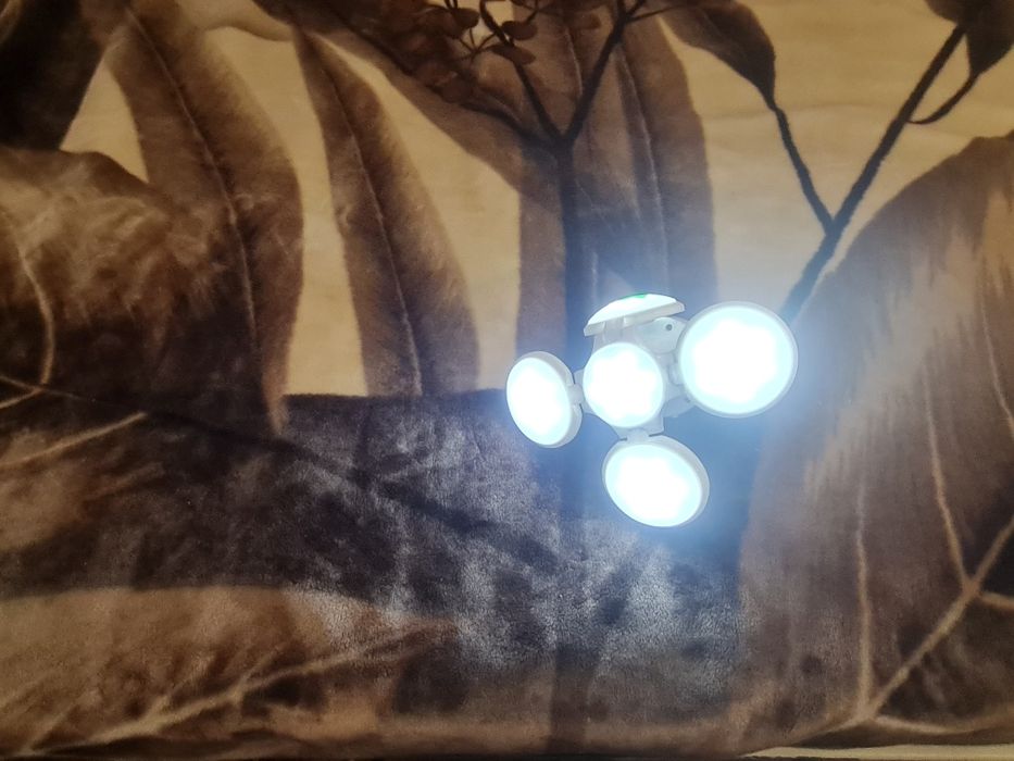 Продам лампу на аккумуляторе