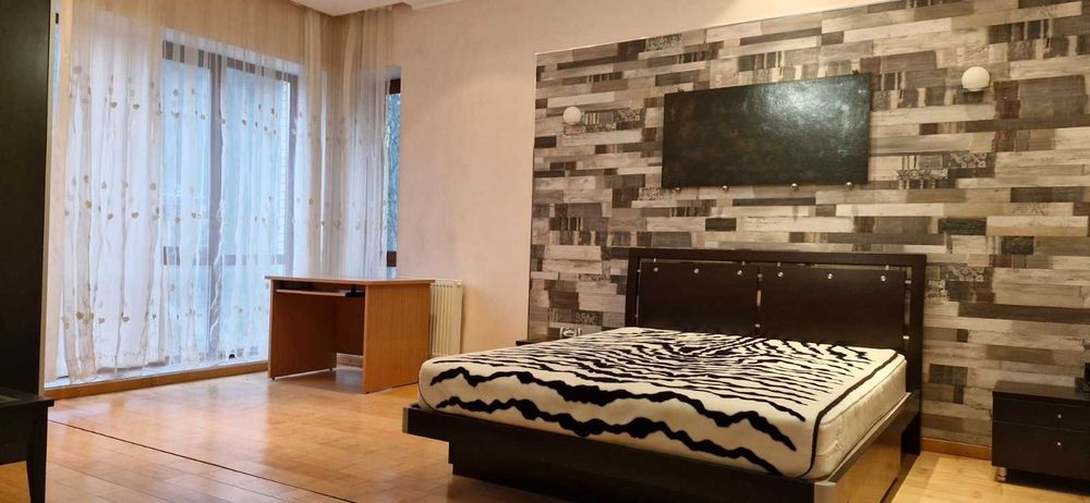 Продаж чудового будинку поруч з сосновим лісом с.Гореничі