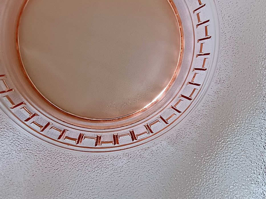 Bohemia różowa misa z greckim wzorem sygnowana