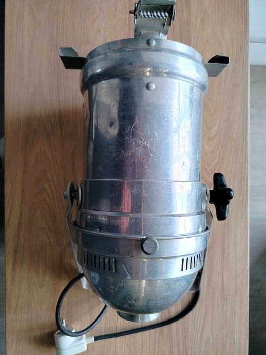 Lampa reflektor sceniczny estradowy par 56 EUROLITE z żarówką ma 4 szt