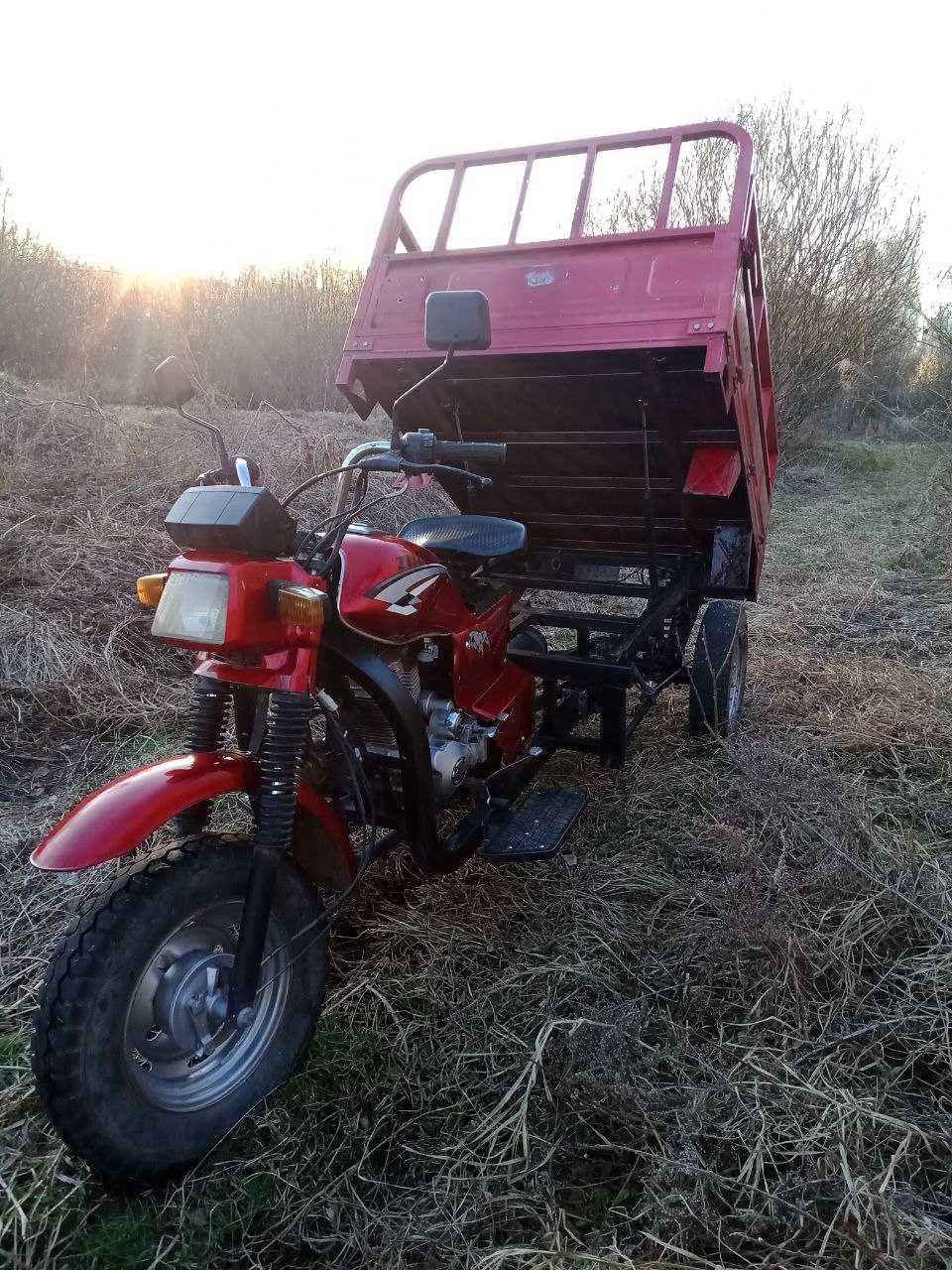 Продам трицикл Zubr