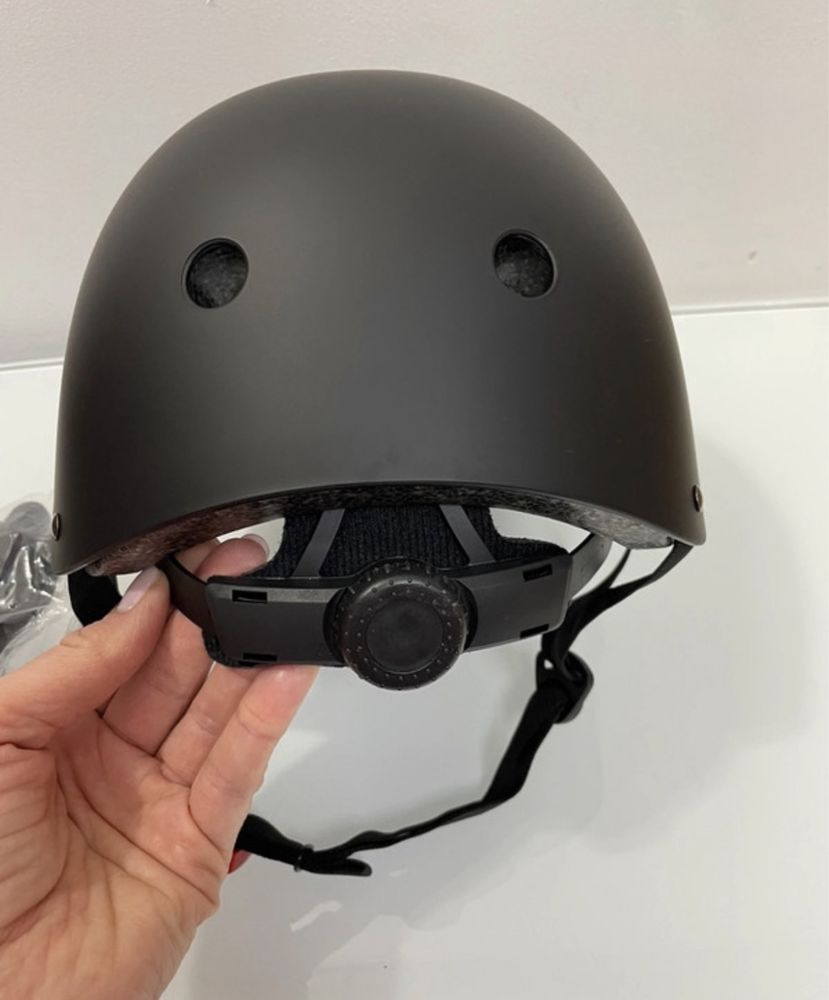 Korimefa kask i zestaw ochraniaczy 48-54 cm