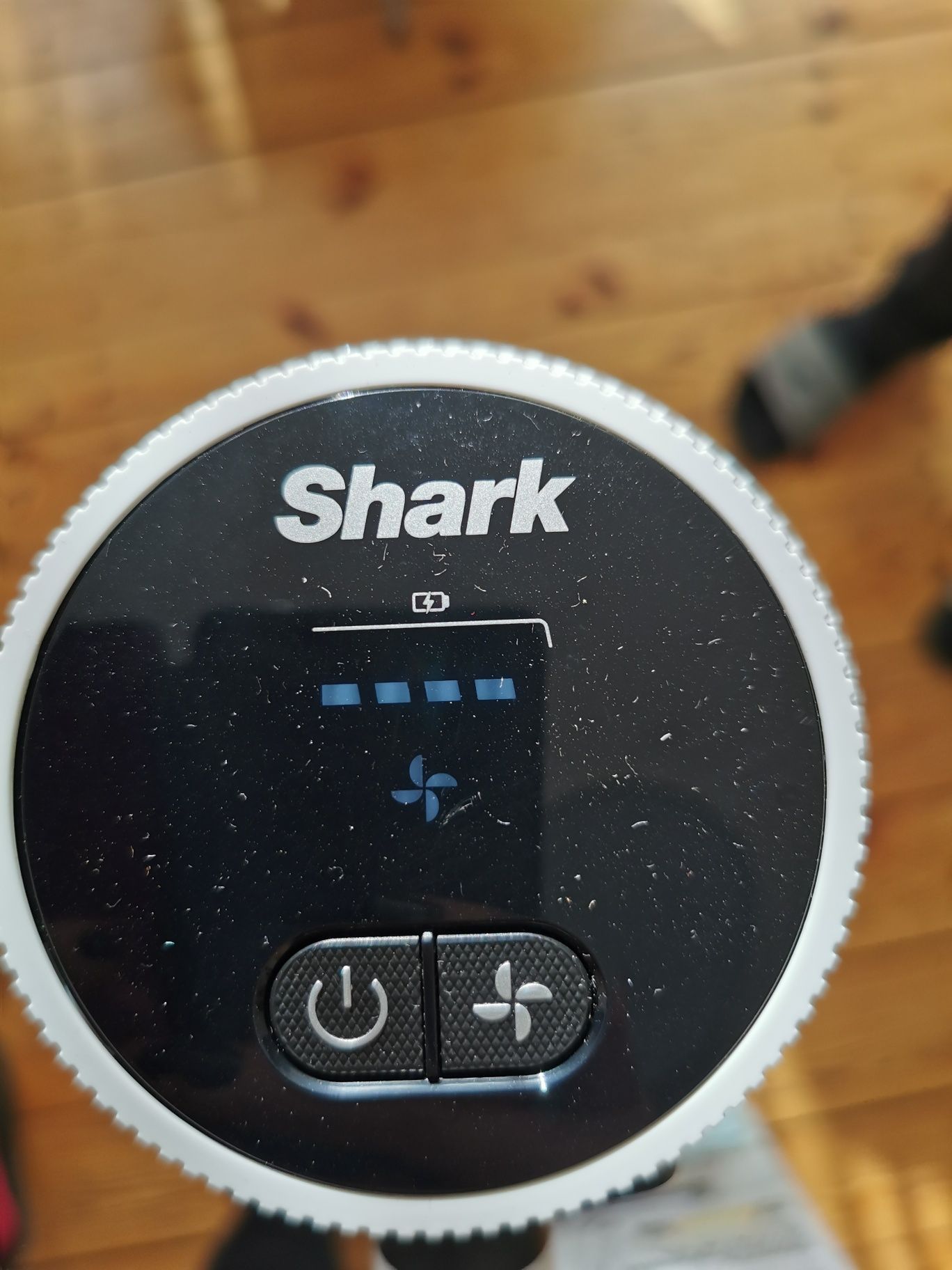 Shark  Bezprzewodowy odkurzacz z automatycznym systemem opróżniania