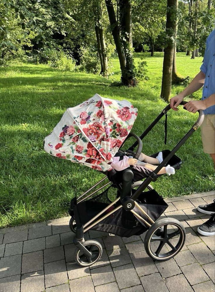 Cybex priam 2w1 dla dziewczynki różowy wózek w kwiaty