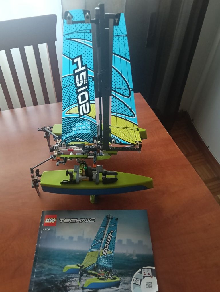 Lego 42105 como novo