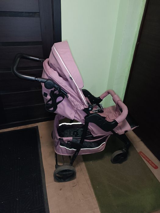 Продам прогулянкову коляску Carrello Forte