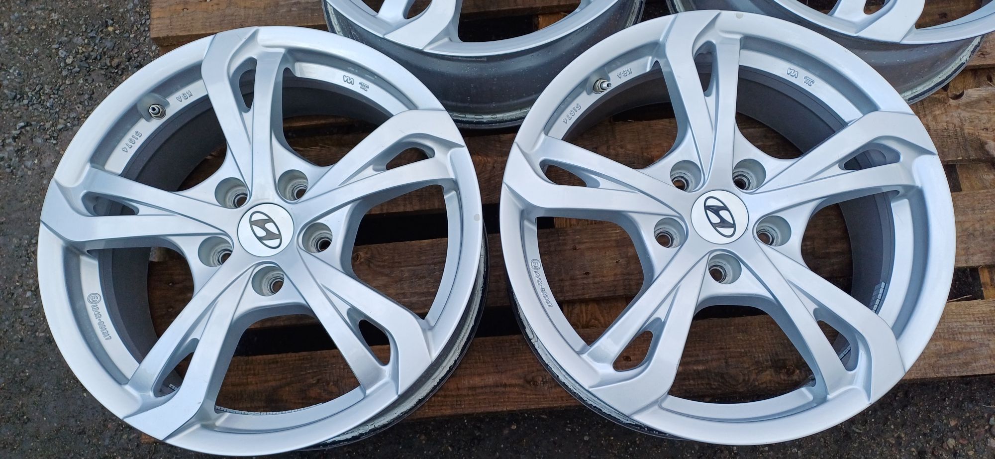 Alufelgi HYUNDAI 7x17 cali , rozstaw śrub 5x114,3 ET47.