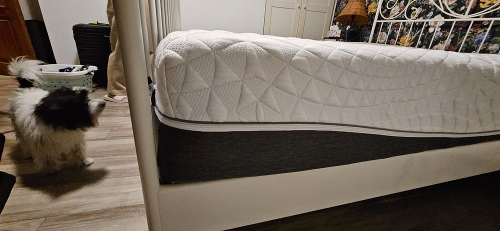 Łóżko białe metalowe z materacami 160/200 stelaż ikea