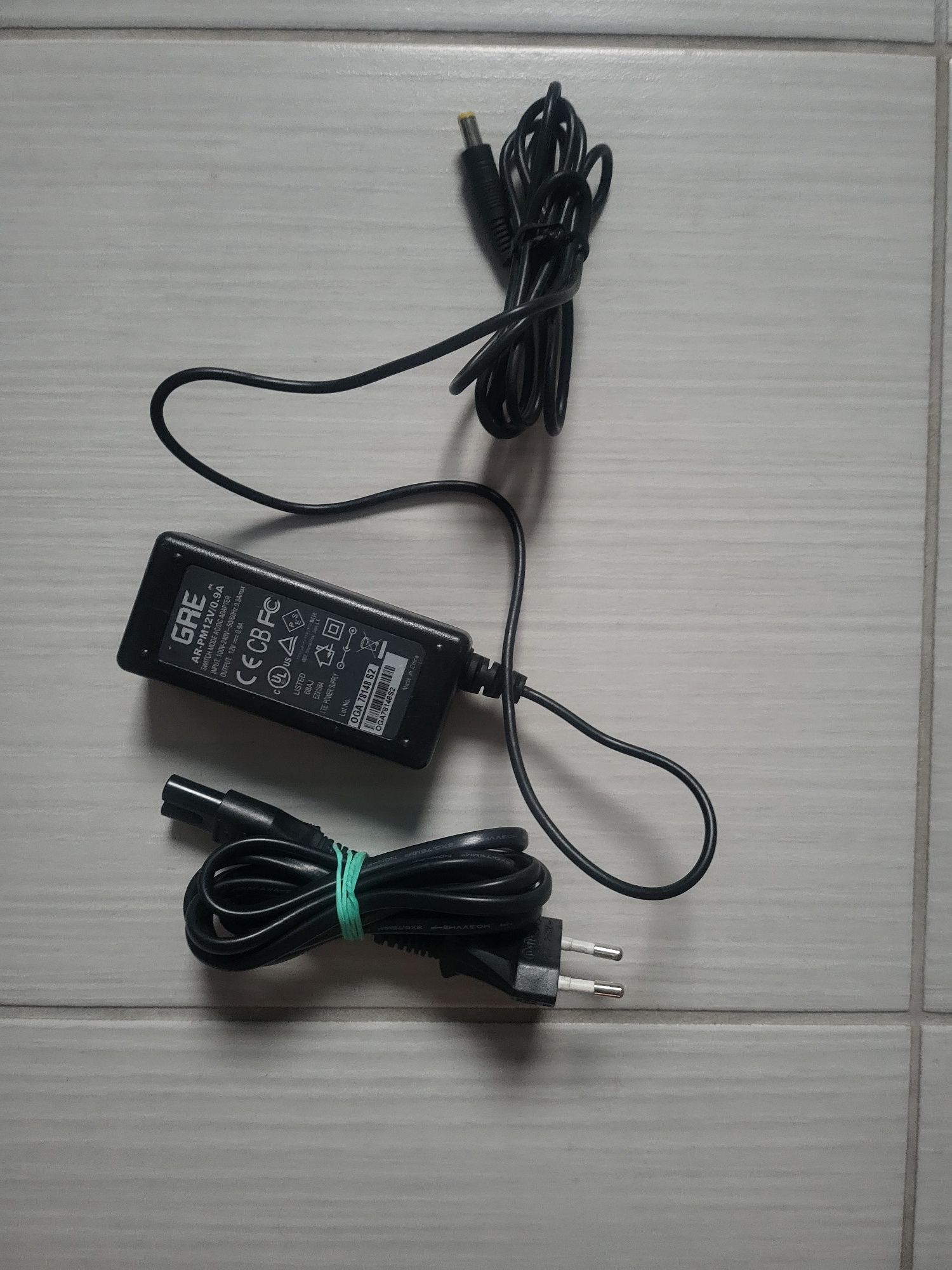 Zasilacz sabilizowany impulsowy 12V 0.9A 110 240V kabel8 ac 5.5/2.5 dc