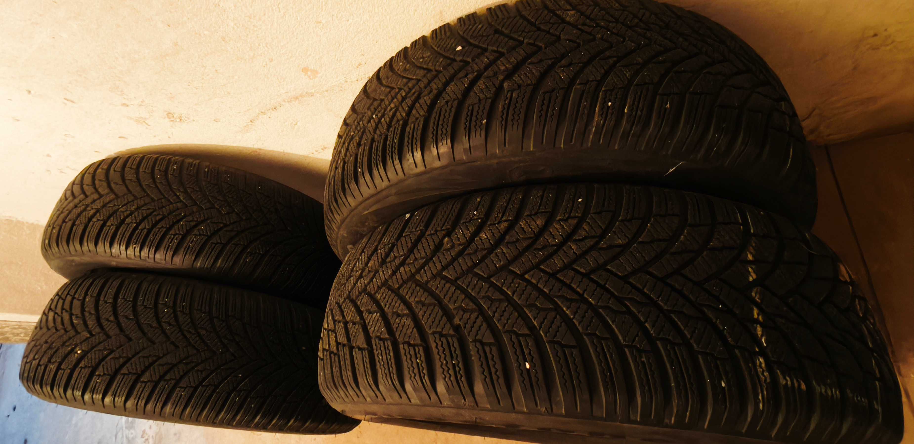 Opony zimowe Firestone Winterhawk 4 215/60/R17 96H (Renault Captur II)