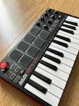 AKAI MPK Mini Professional – Teclado Controlador MIDI