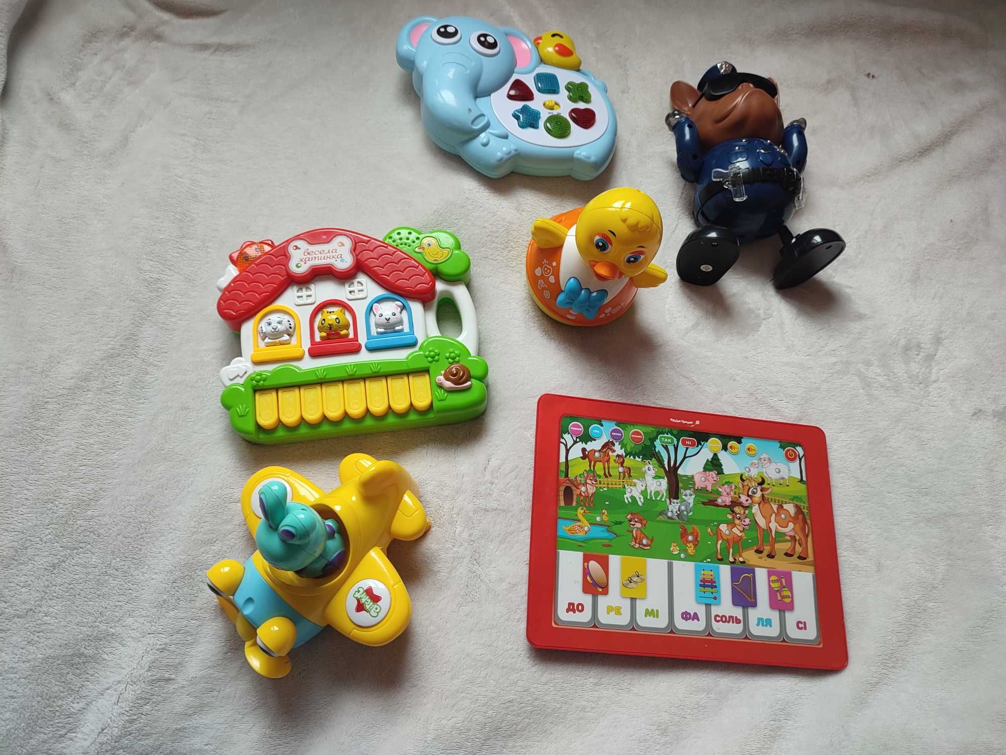 Музичні іграшки для малюків