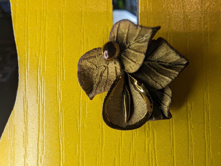 Дуже цікаві порцелянові сережки