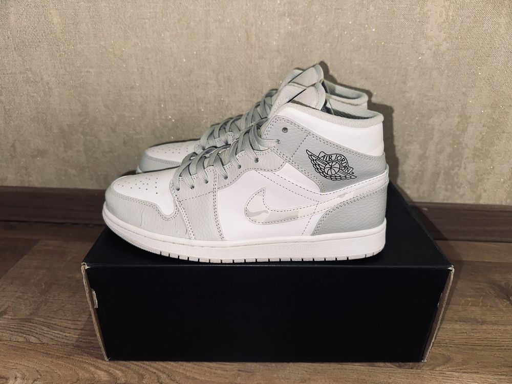 Кросівки Nike Air Jordan 1 Mid Grey Camo DC9035 100