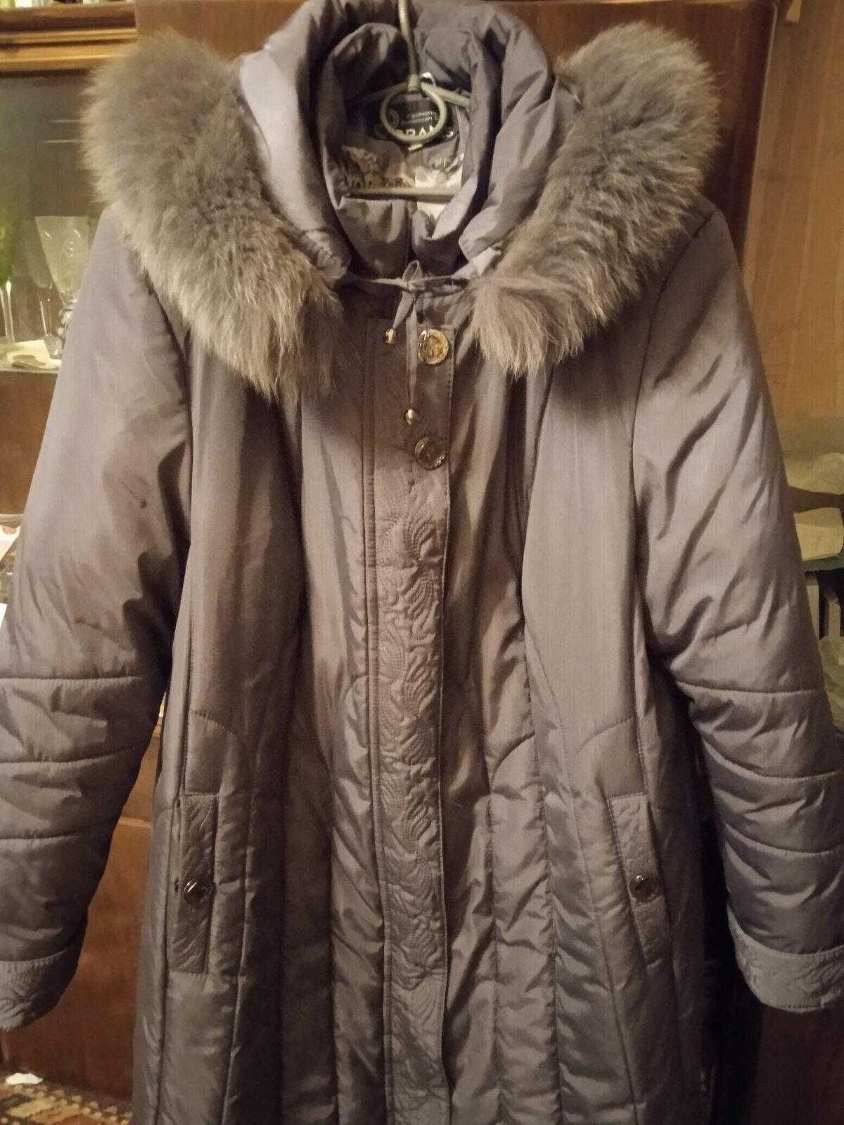 Продам женское длинное зимнее пальто