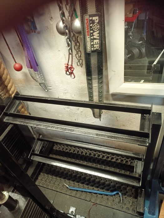 Stojak na hantle , sztangielki ,siłownia.