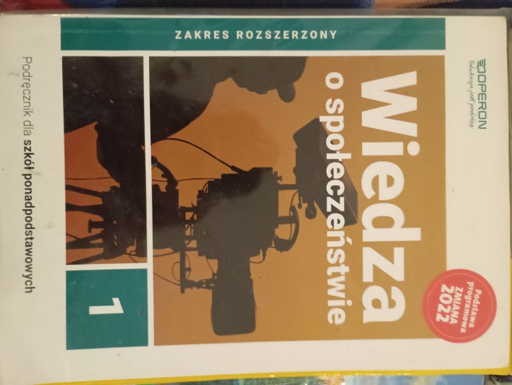 Podręczniki oraz Ćwiczenia dla klas 1 liceum i technikum
