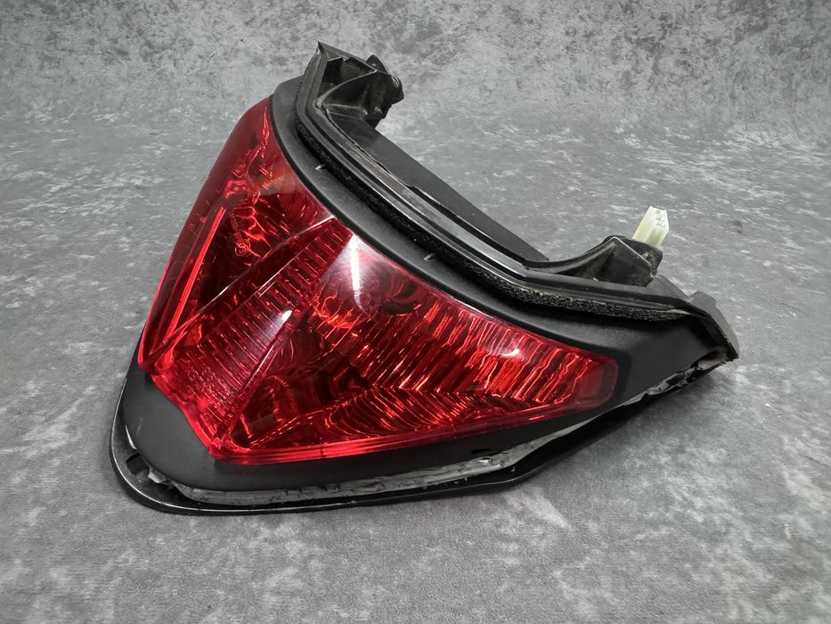Lampa Honda CBR 125 tył tylna światło reflektor oświetlenie