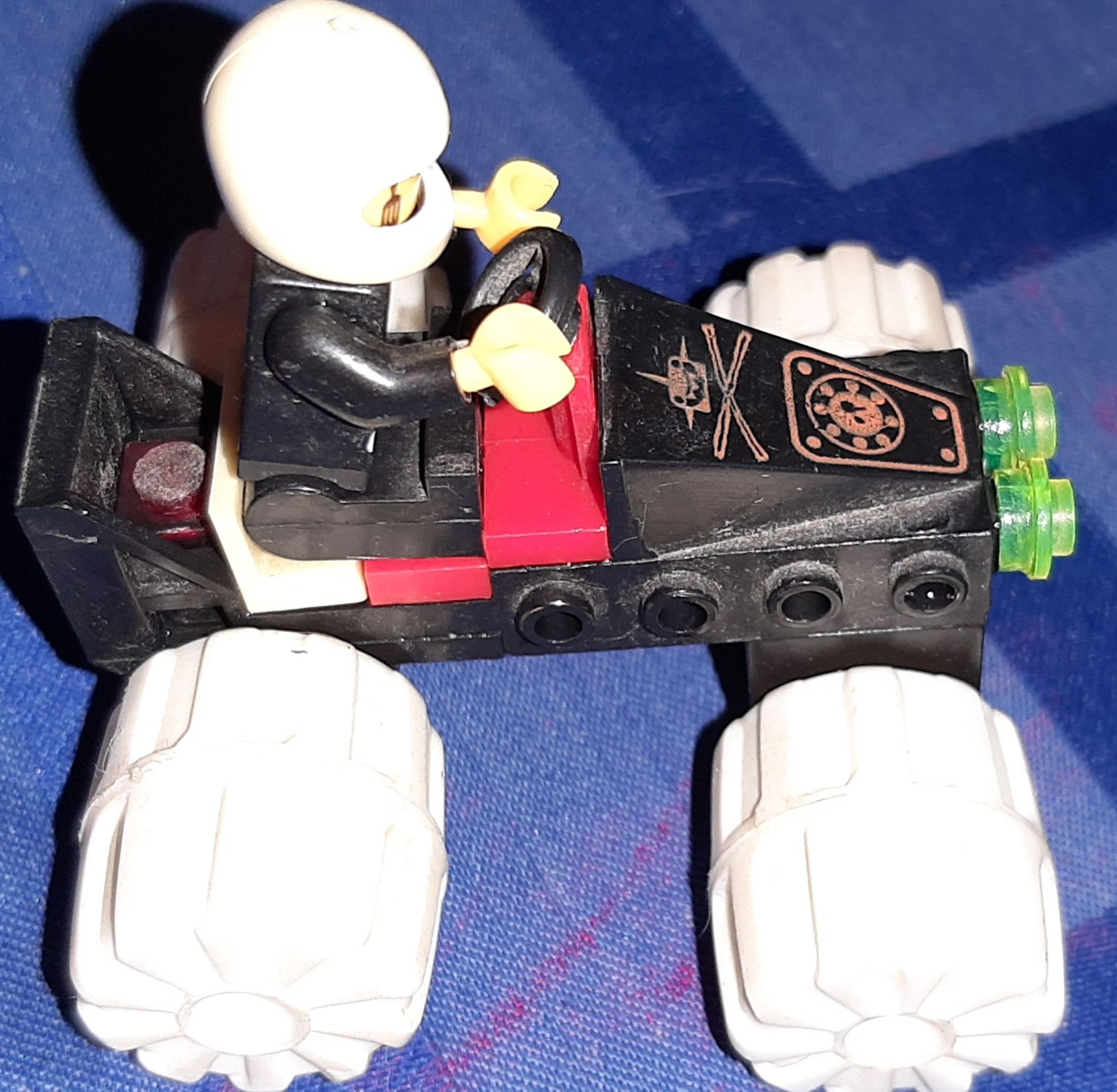 Lego машина с человечком