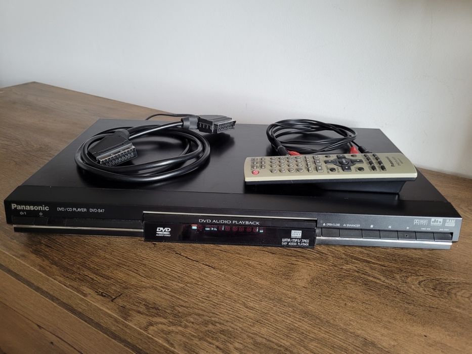 Yamaha CDX 596 Pro Bit - Odtwarzacz CD . Płyty . Kasety . DVD . Sprzęt