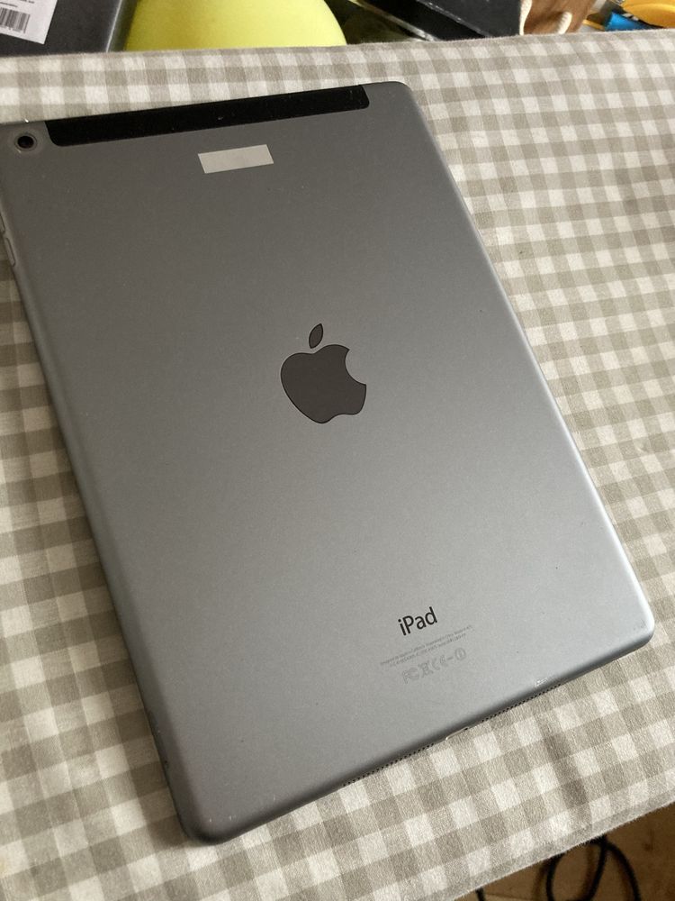 iPad AIR A1475 32 GB wifi cellular SPACE GREY + etui