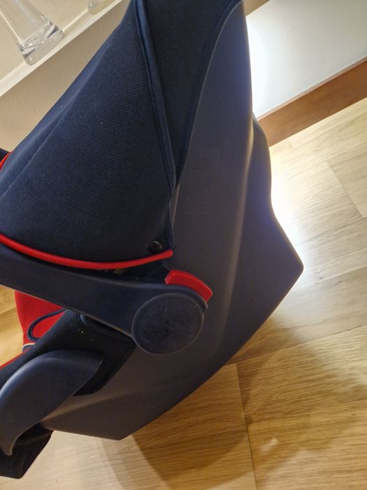 Fotelik nosidełko do samochodu