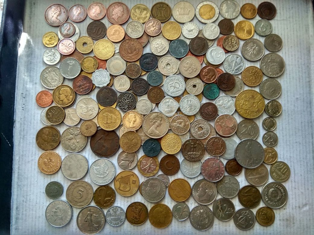150 монет світу,є цікави і стари.Усі контіненти.монеты мира.Без СССР