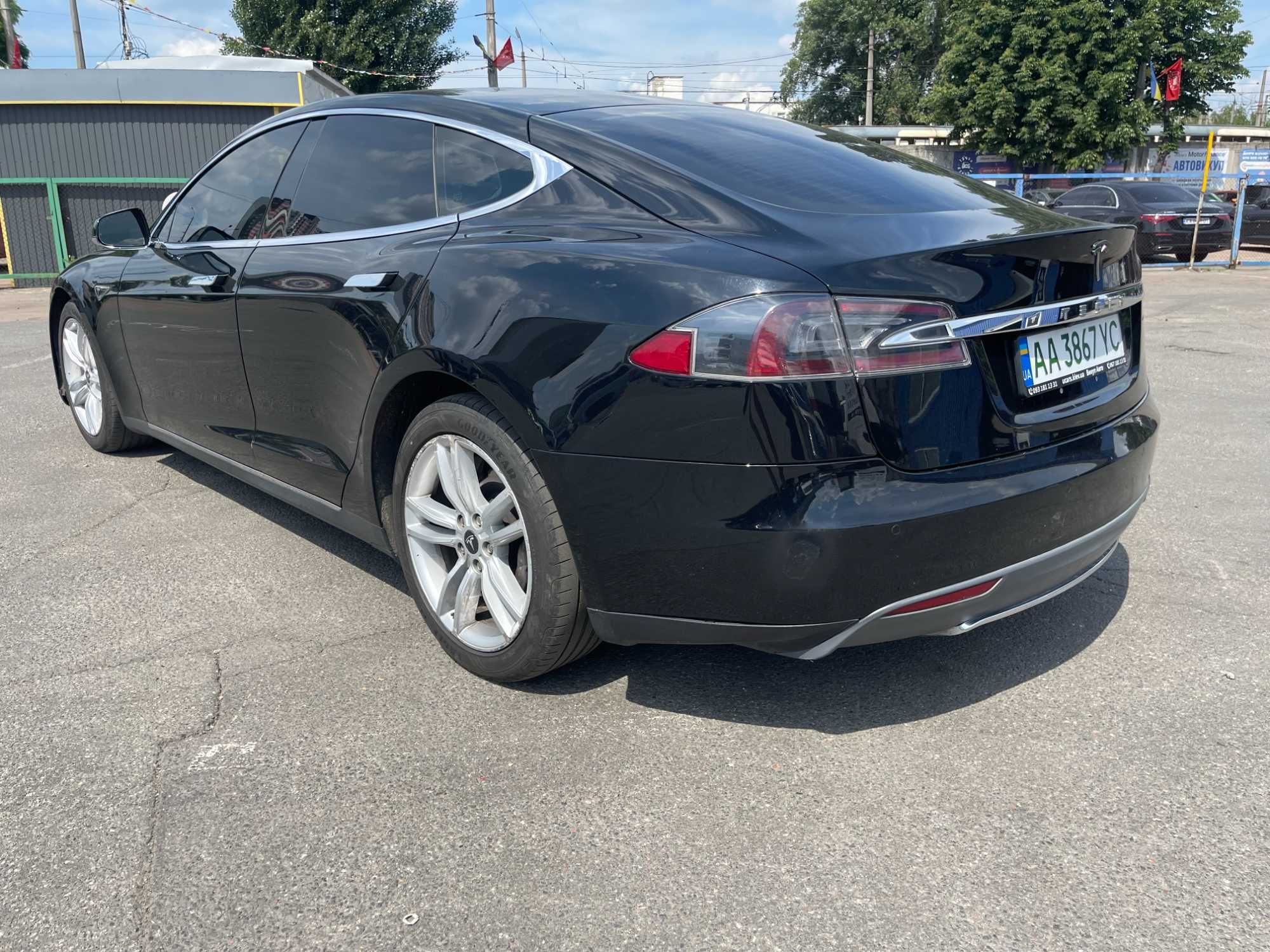 Продам Tesla S 2014 рік