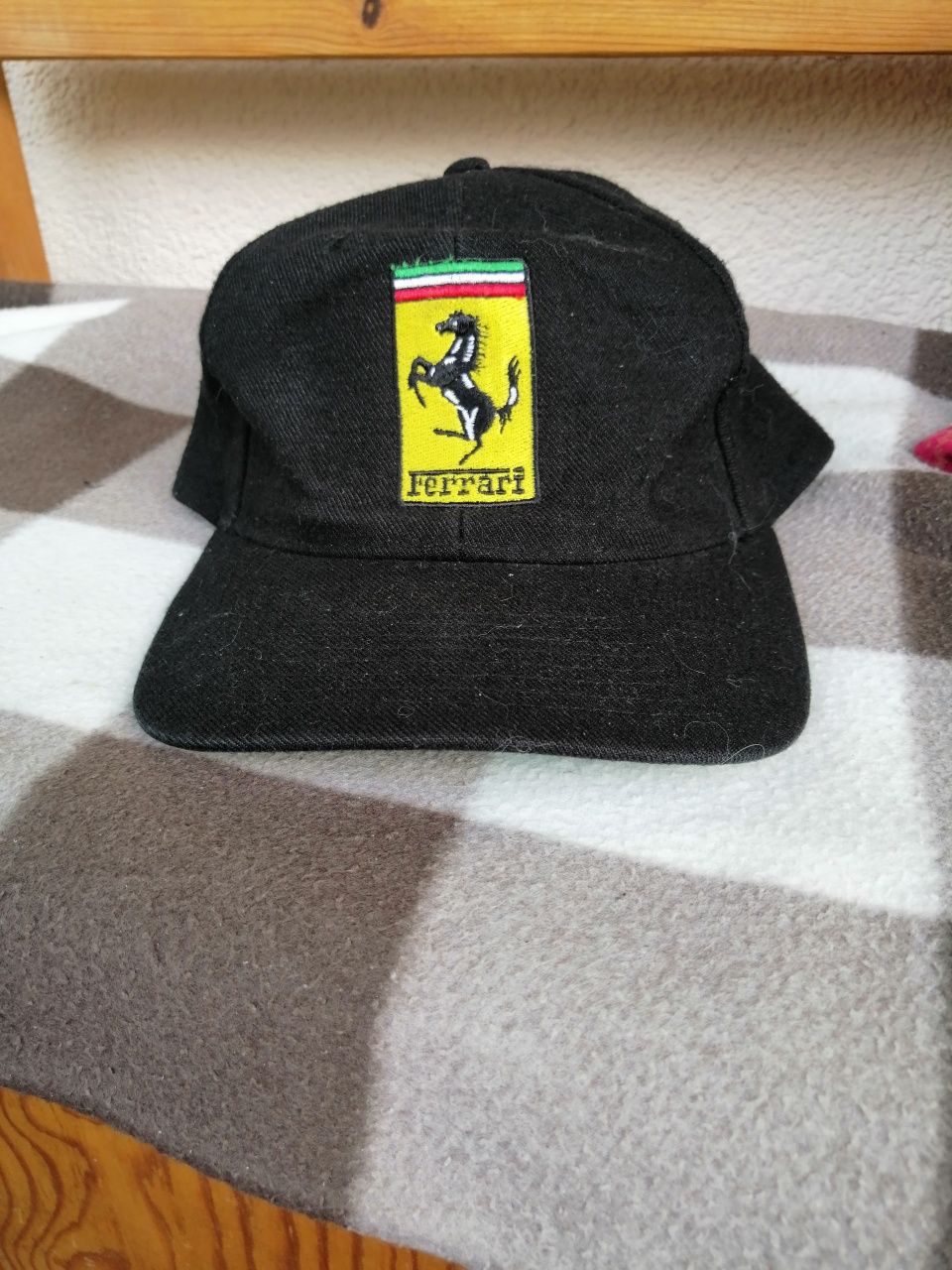Czapka oryginalna Ferrari.