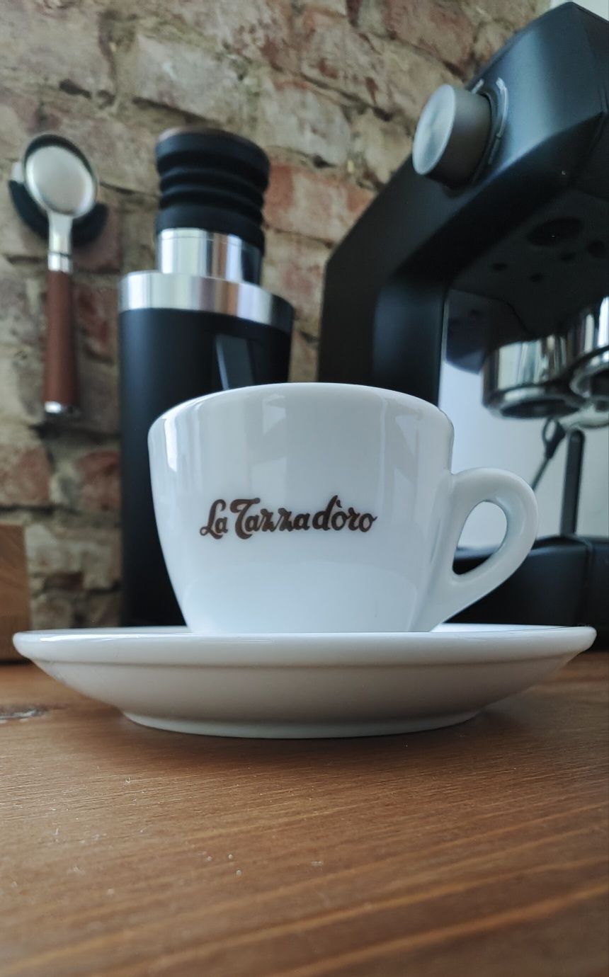 6 filiżanek z podstawkami do espresso La Tazza d'oro