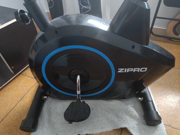 Rower treningowy magnetyczny pionowy Zipro Boost