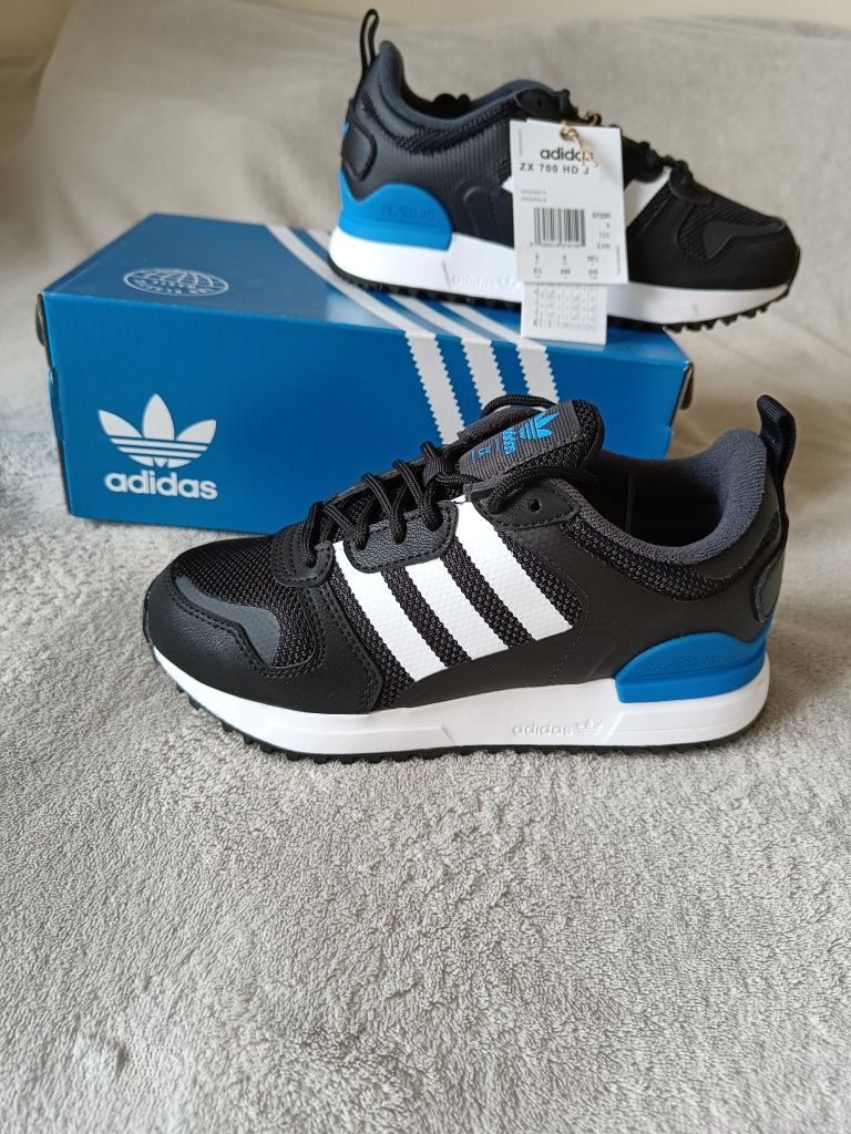 Nowe buty adidas zx 700 HD