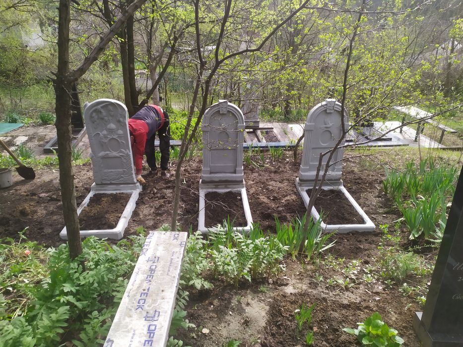 Памятники из бетона от 2200 Днепр