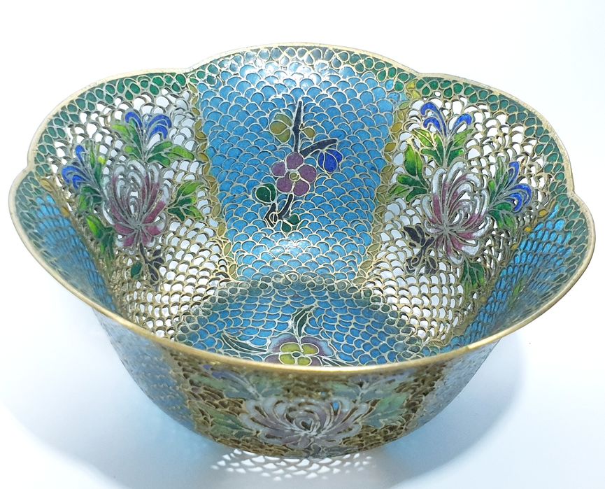 Fantástica taça asiática em cloisonné translúcido Plique a Jour
