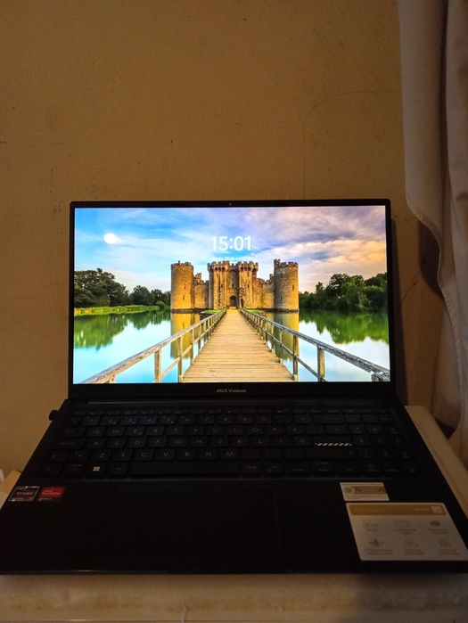 Portátil Asus vivobook OLED 16GB/1 TB