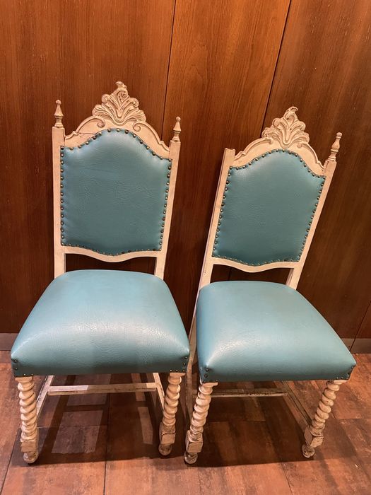 Cadeiras vintage variadas