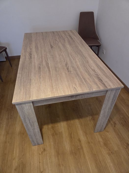 Conjunto Mesa de jantar e 4 cadeiras