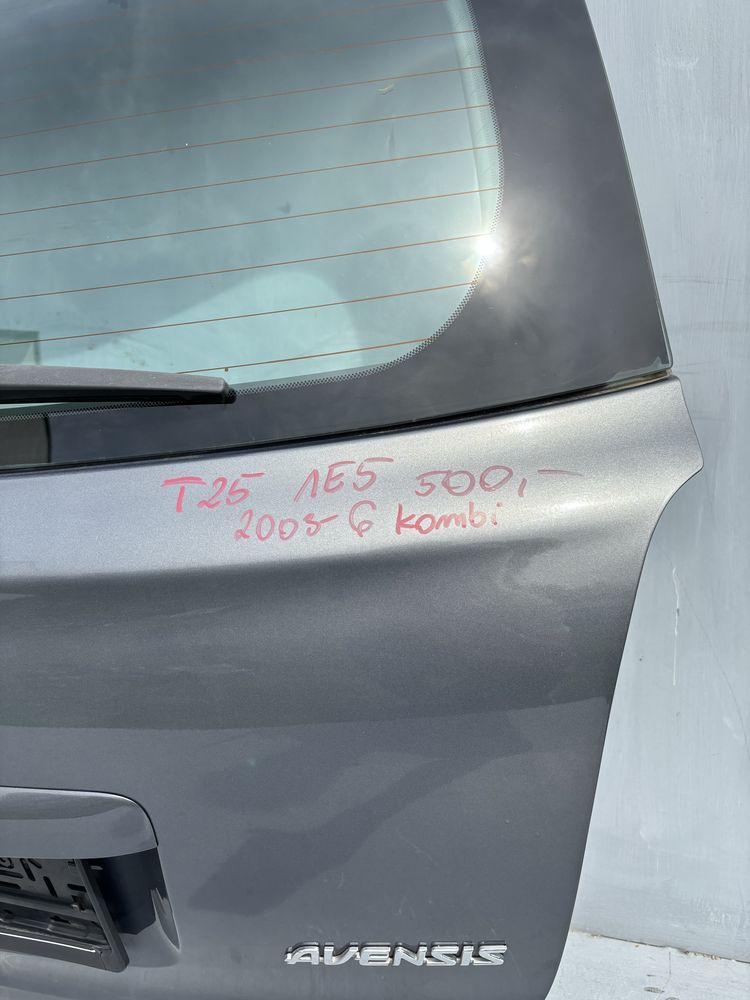 Klapa Toyota Avensis T25  kombi 1E5