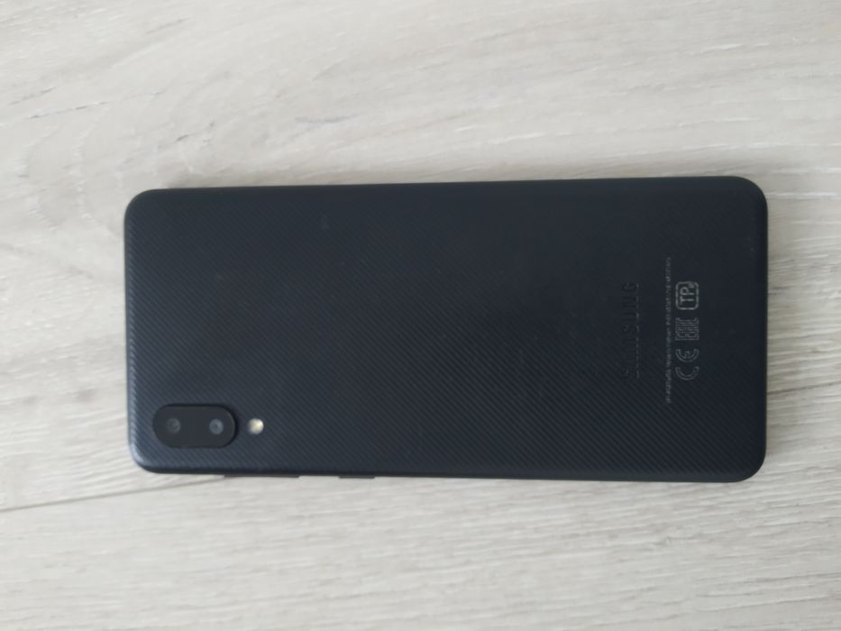 Телефон СамсунгGalaxy A02 з тріснутим екраном