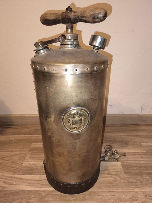 Pulverizador antigo em latão.