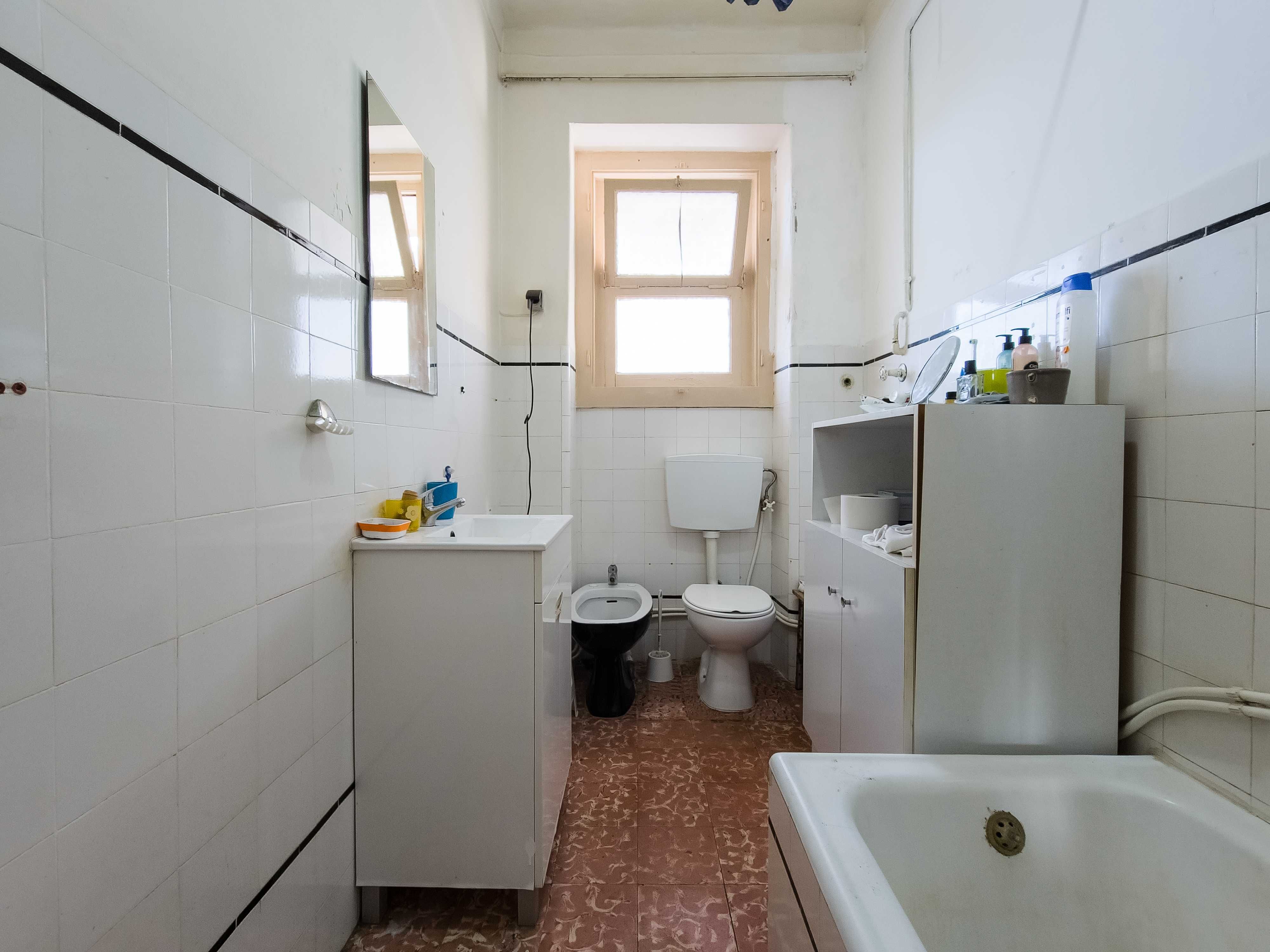300€- Quarto grande , no Centro de leiria