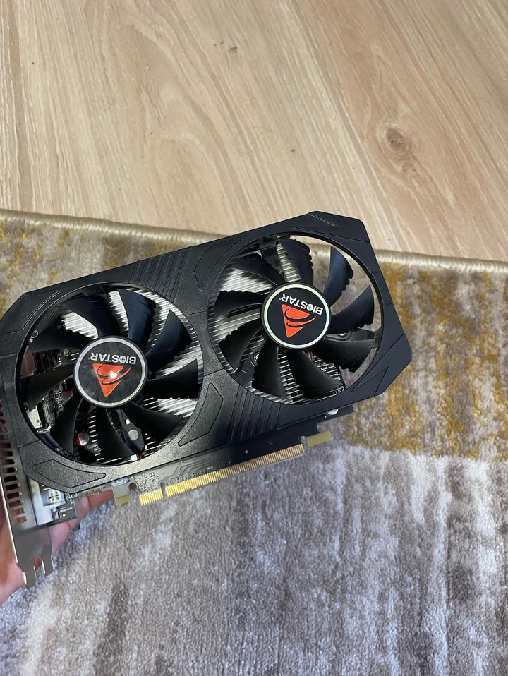 Відеокарта RX Radeon 560 4gb