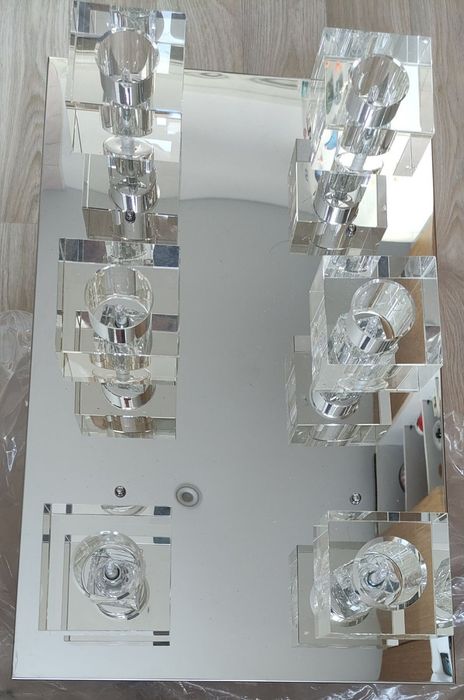 Люстра припотолочная с галогеновыми лампами