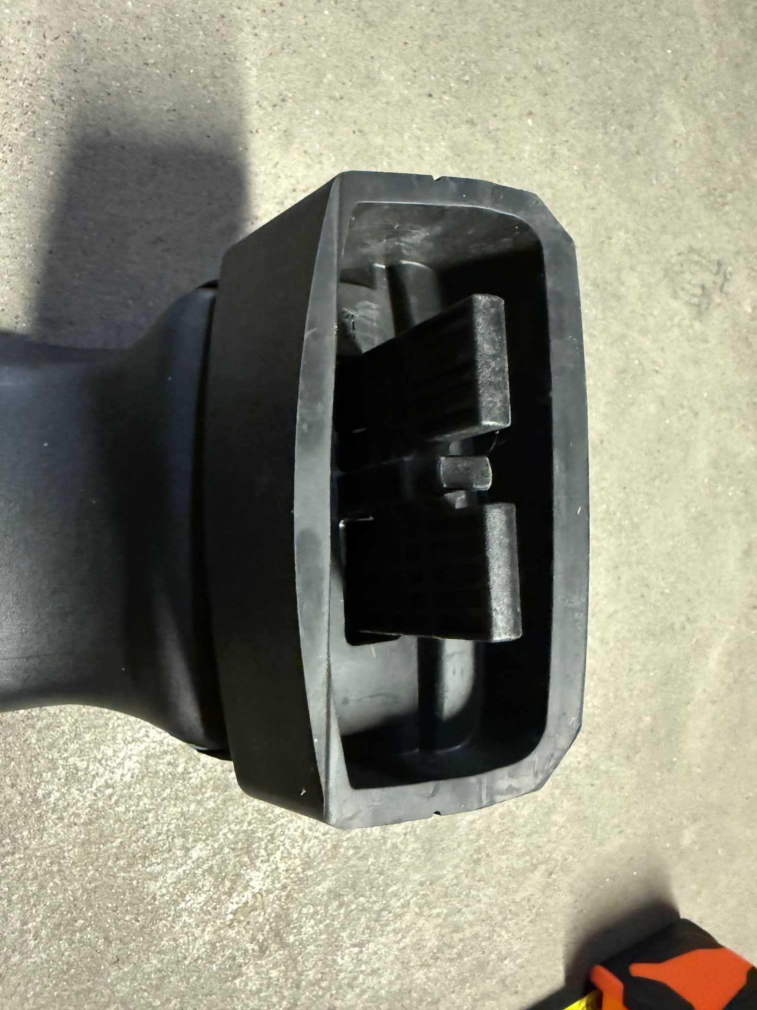 Belki bagażnik dachowy Thule Wingbar Edge 9592 ze stopami