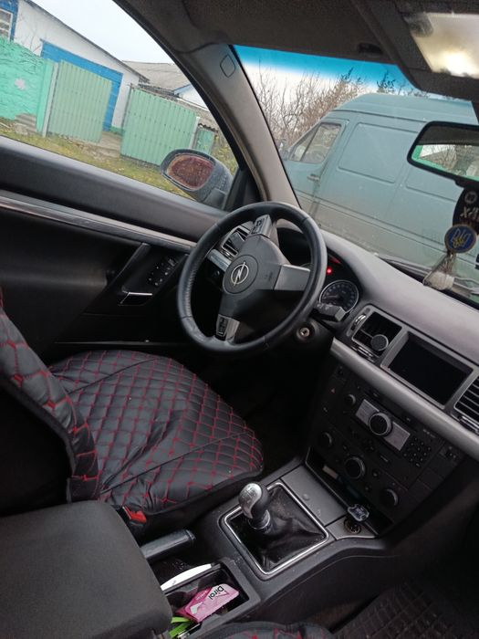 Продам машину Опель вектра с 2005