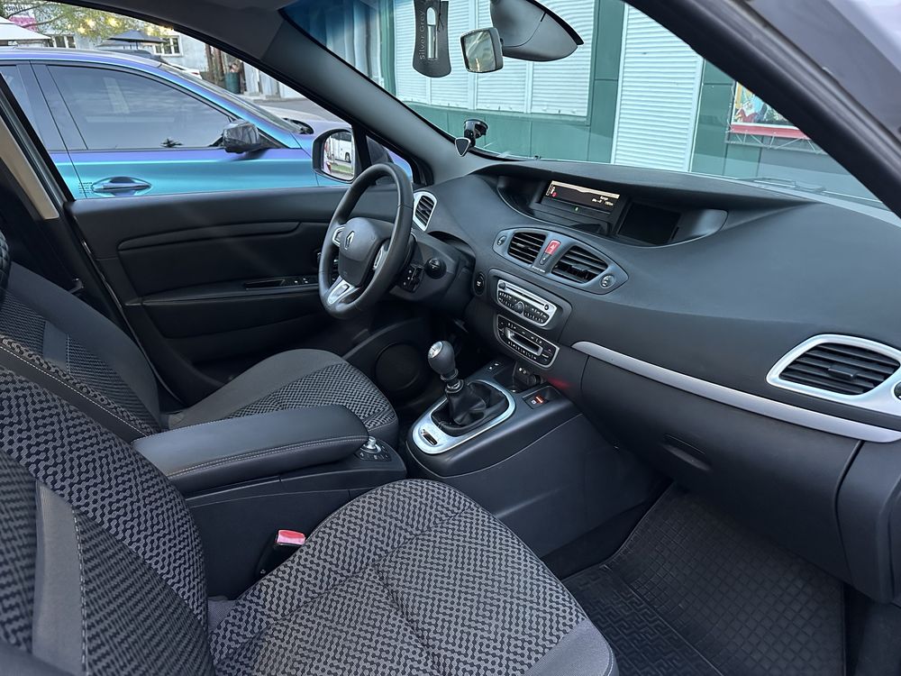 renault grand scenic 7 мест