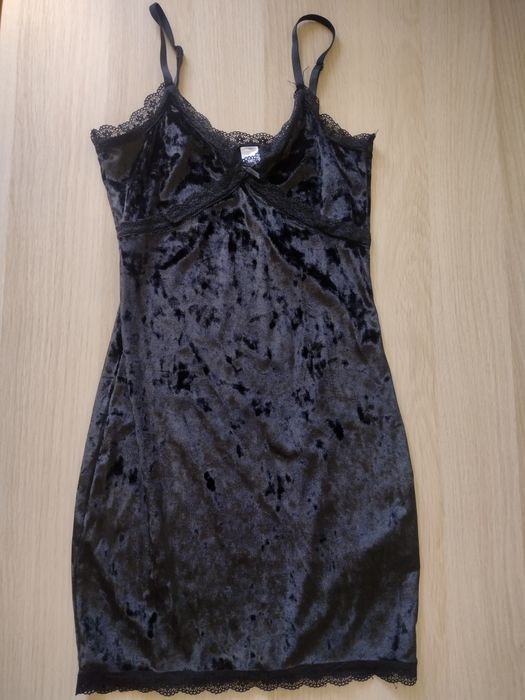 Czarna mini sukienka koronka divided 36 must have